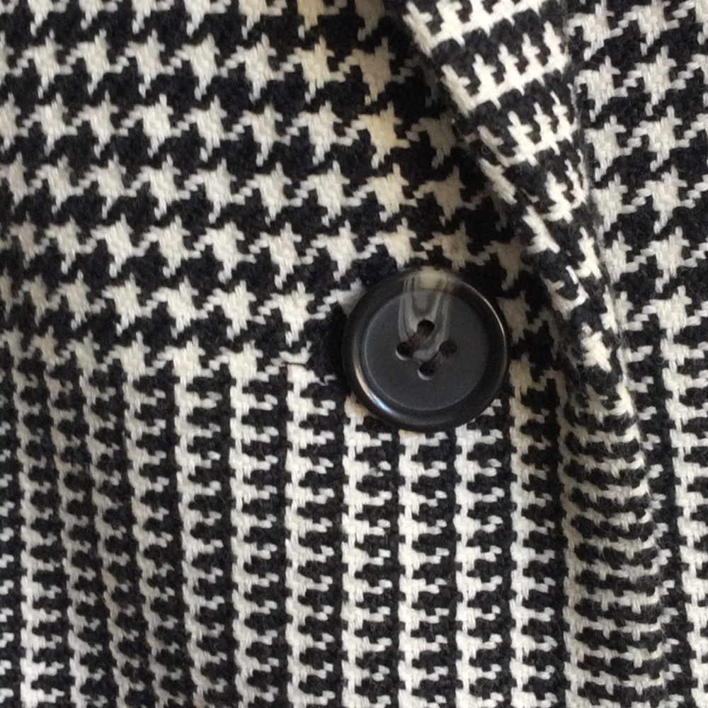 Blazer - Picture 2 of 11